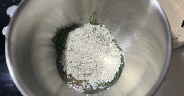 lor-peynirli-dereotlu-pogaca-3
