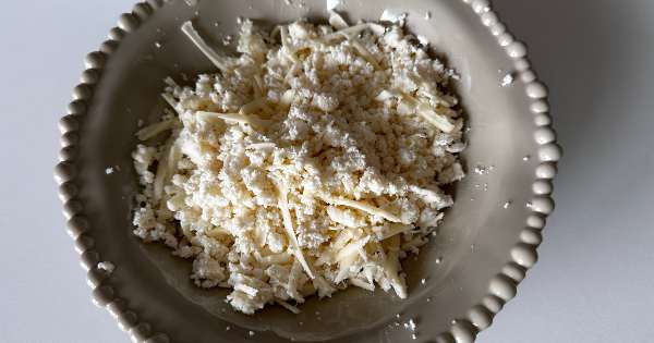 peynirli-gul-boregi-2