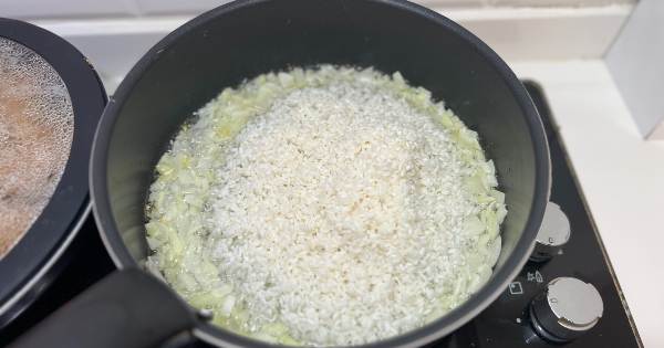 mercimekli-soganli-pilav-2