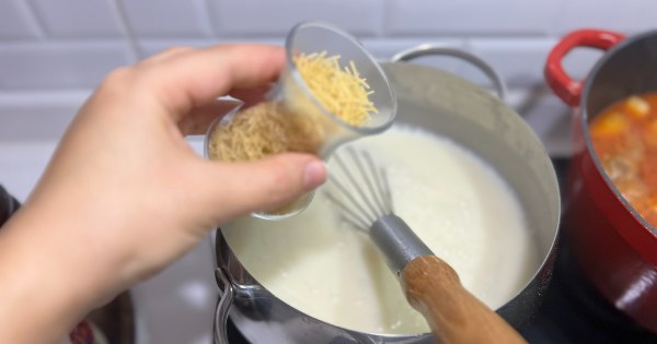 tel-sehriyeli-yogurt-corbasi-3