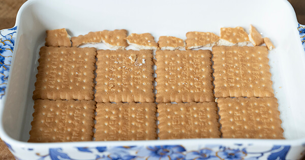 muhallebili-biskuvili-pasta-asama3