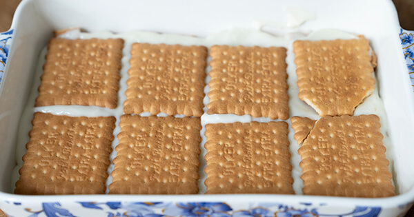 muhallebili-biskuvili-pasta-asama4