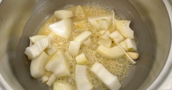 sari-mercimek-corbasi-2