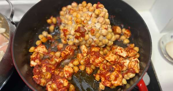 tavuklu-nohut-yemegi-3
