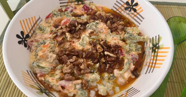 Yoğurt Soslu Brokoli Salatası