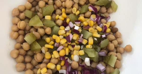 nar-eksili-nohut-salatasi-2