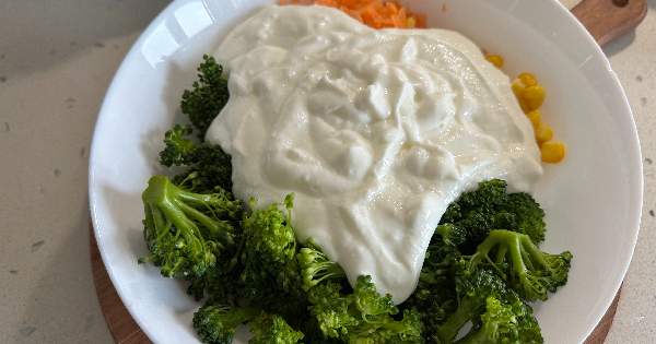 yogurtlu-brokoli-salatasi-3