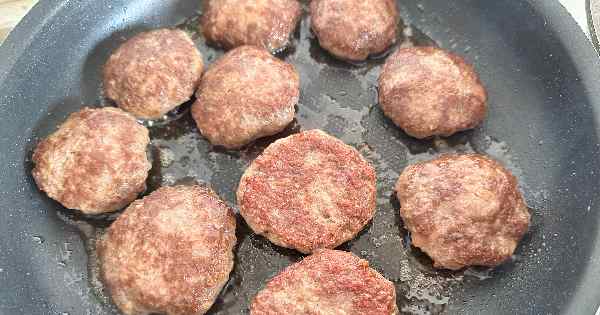 domates-soslu-pideli-kofte-8
