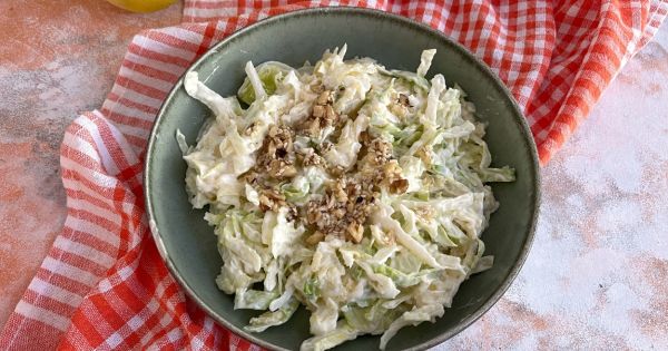 Ayvalı Marul Salatası
