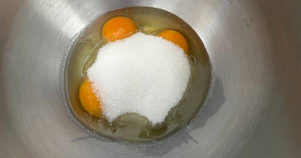 kremali-cilekli-kek-asama3