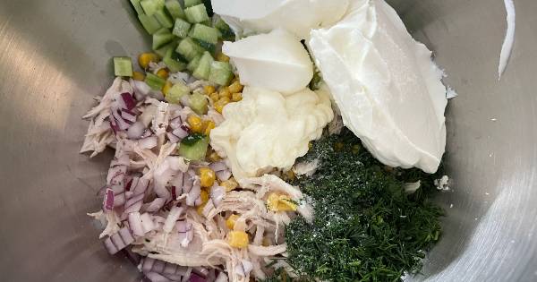 yogurtlu-tavuk-salata-asama3