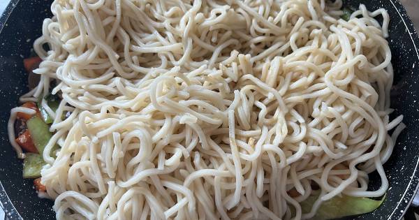 karidesli-noodle-asama4