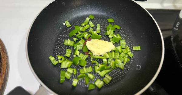 kavurmali-menemen-asama1