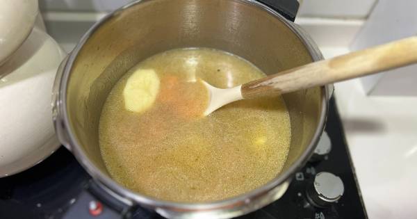 kremali-mercimek-corbasi-asama2