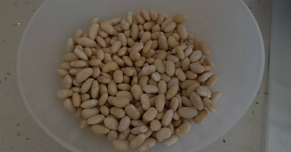 sucuklu-kuru-fasulye-asama1