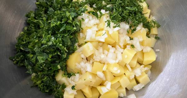 yumurtali-patates-salatasi-asama2