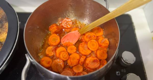 zeytinyagli-havuc-yemegi-asama3