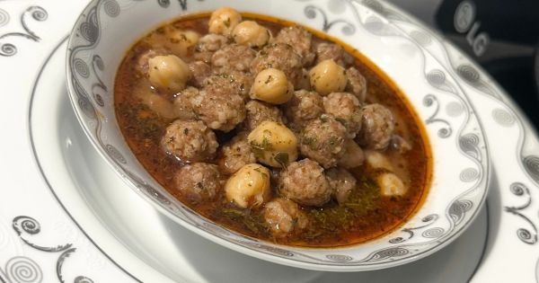Nohutlu Sulu Köfte Yemeği