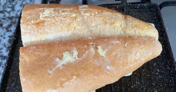 sucuklu-tost-asama3