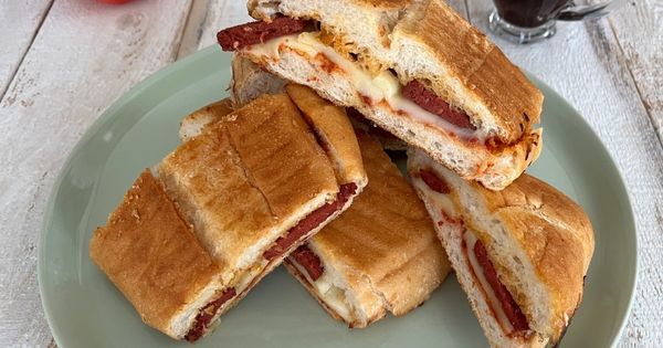 sucuklu-tost-asama4
