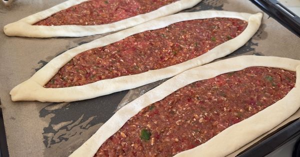kiymali-yumurtali-pide-asama5