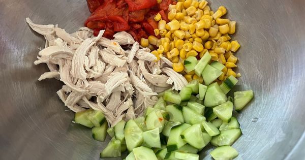 tavuklu-semizotu-salatasi-asama1