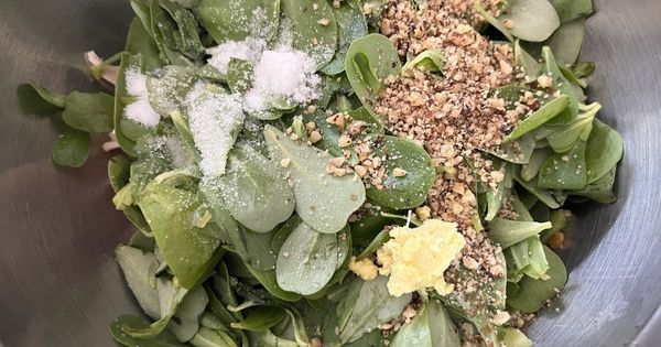 tavuklu-semizotu-salatasi-asama2