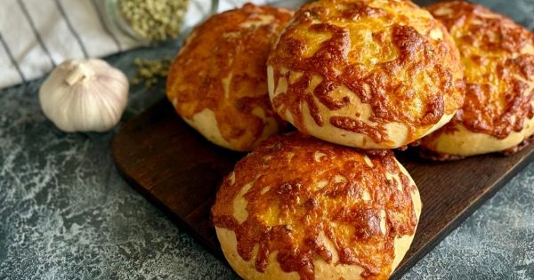 Ikea Sarımsaklı Ekmek