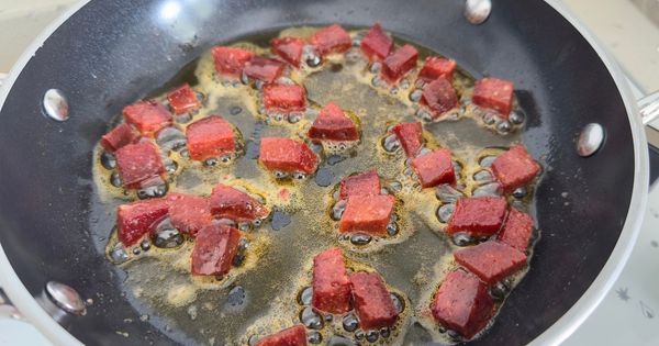 sucuklu-omlet-asama4