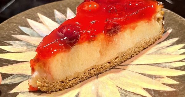 Peynirsiz Vişneli Cheesecake