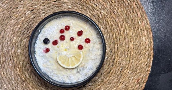 Cheesecake Tadında Yulaf Lapası