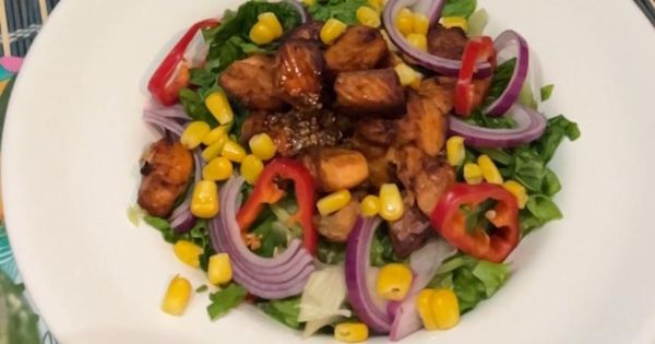 Somonlu Roka Salatası