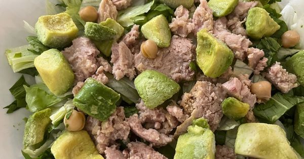 ton-balikli-avokado-salatasi-asama5