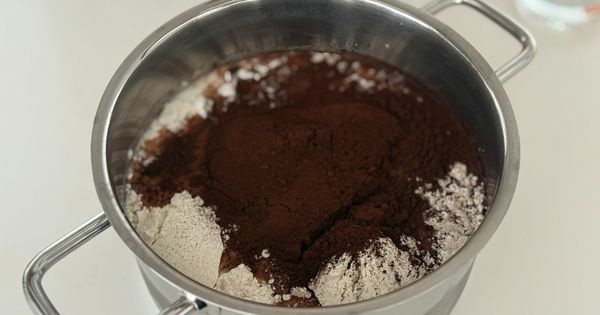 biskuvili-cikolatali-pasta-asama1