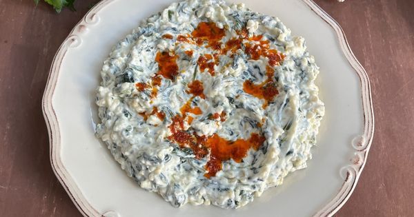 bulgurlu-ispanak-borani-asama7