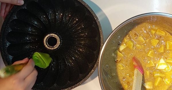 elmali-tarcinli-cevizli-kek-asama7