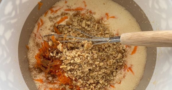 havuclu-cevizli-labne-soslu-kek-asama2