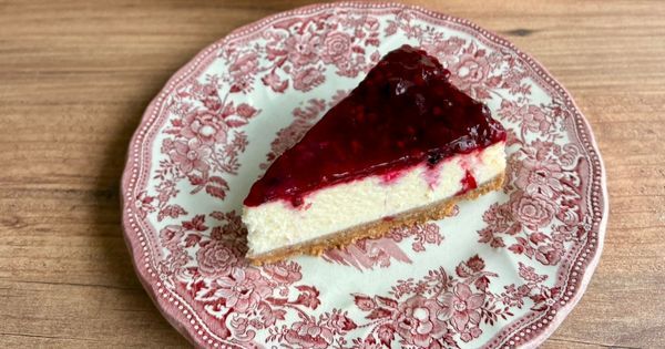 orman-meyvesi-soslu-cheesecake-asama