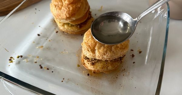 baklava-burger-asama5