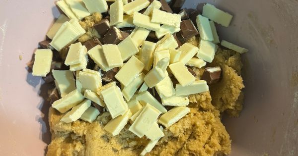 cikolata-dolgulu-dev-kurabiye-asama4