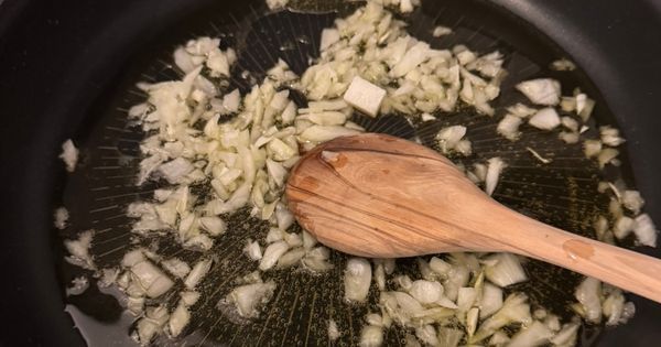 ispanakli-arapsaci-kavurmasi-asama1