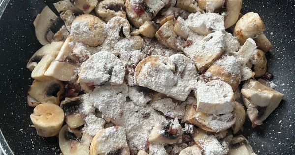 kremali-mantar-sos-asama3