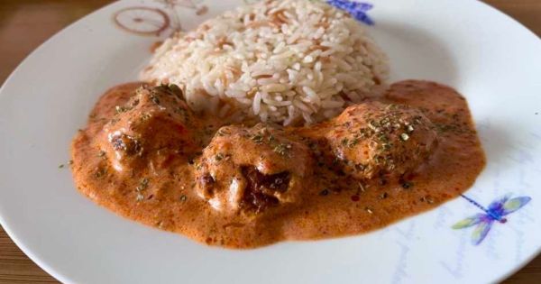 Şef Usulü: Kremalı Soslu Köfte