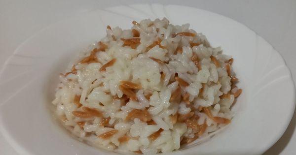 Yasin'in Tarifi: Arpa Şehriyeli Pilav
