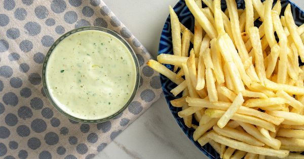Kızartmaların Yancısı: Turşulu Soğanlı Dip Sos
