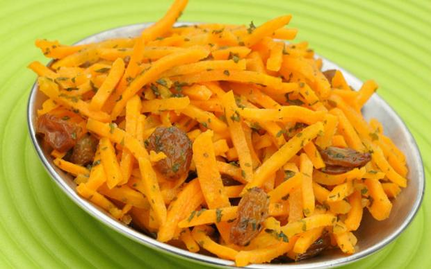 kuru-uzumlu-havuc-salatasi