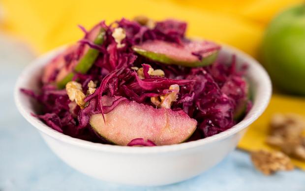 Yeşil Elmalı Mor Lahana Salatası Tarifi