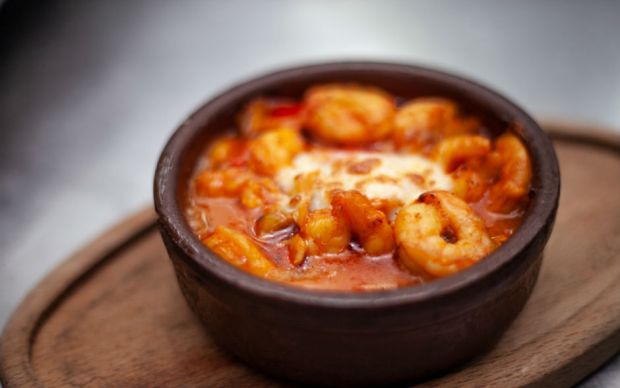 mantarli karides guvec tarifi nasil yapilir yemek com