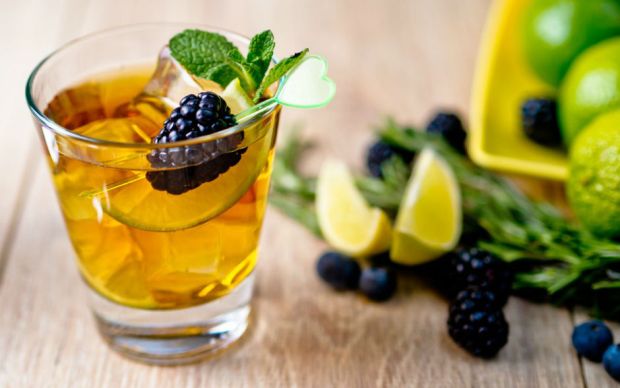Lime Dilimli Buzlu Yeşil Çay Tarifi