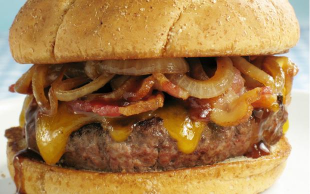 Füme Pastırmalı Cheeseburger Tarifi
